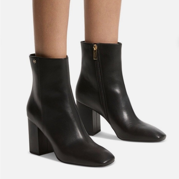 MICHAEL Michael Kors Black Hazel Flex Ankle Boots - Picture 1 of 4